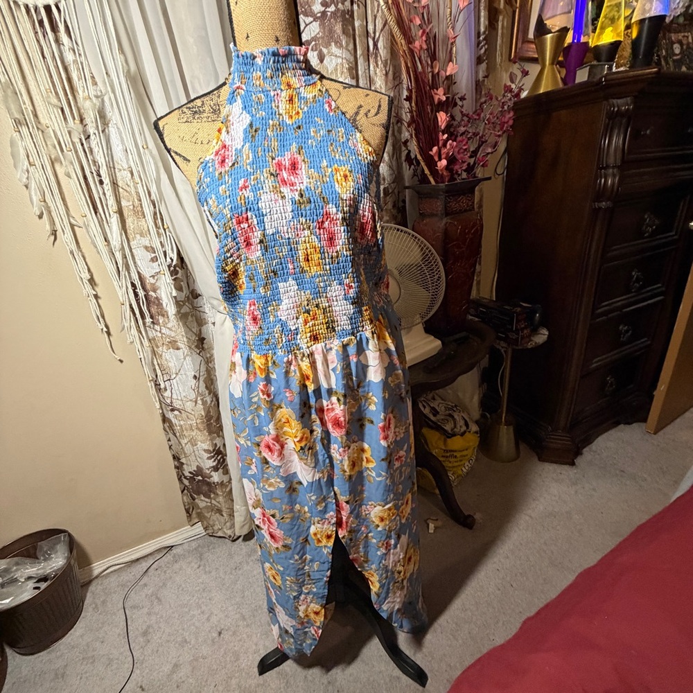 VENUS Blue Floral Smocked Dress - Picture 2 of 11